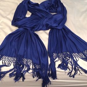 Blue scarf